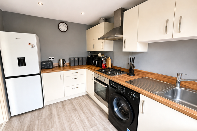8, Salthouse Drive, Southport photo 3