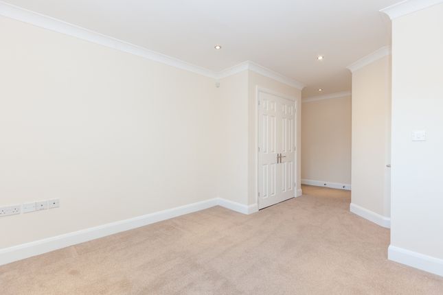 Flat for sale in Frenchay Road, Oxford