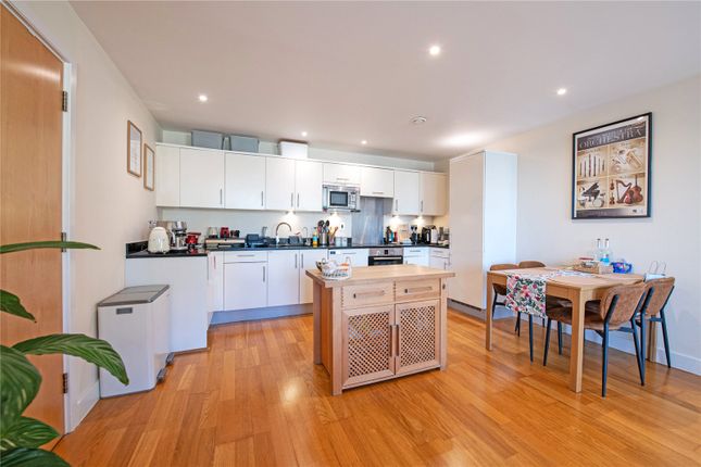 Flat 213 Latitude, 130, Clapham Common South Side, London photo 3