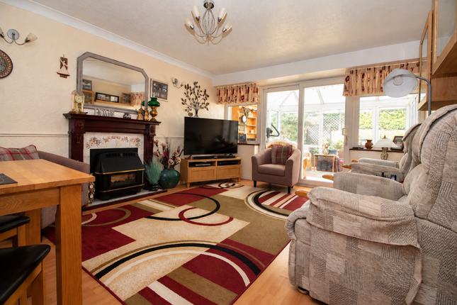 8 Viking Way, Waterlooville photo 2