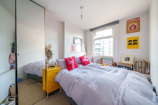 Flat for sale in Camberwell Road, London