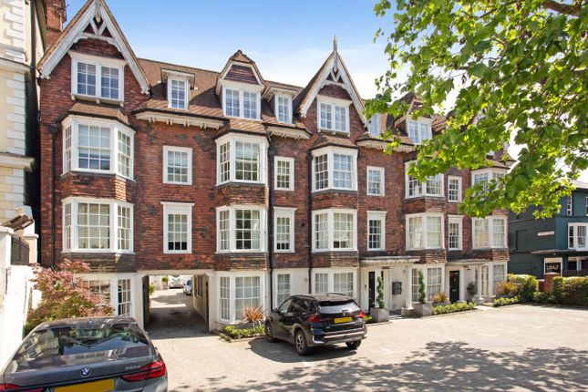 2-bed flat on 8, Castle House, 27, London Road, Tunbridge Wells, £550,000