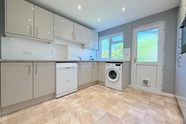 4, Park Close, Silverton photo 4