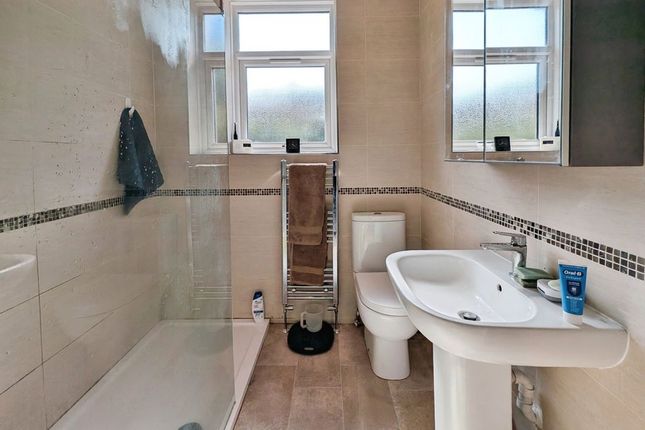 37, Silver Lonnen, Newcastle Upon Tyne photo 4