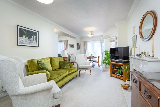 35 Ash Lodge, Churchfield Road, Walton-On-Thames photo 3