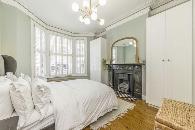 Ground Floor Flat, 29, Tremadoc Road, London photo 4