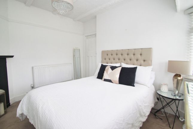 Terraced house for sale in Chigwell Road, Woodford Green