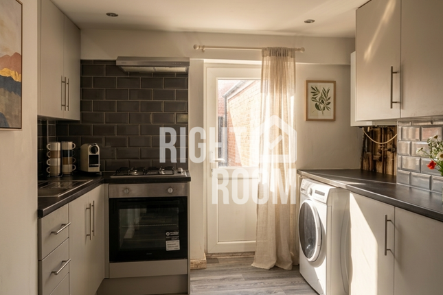102 St. Andrews Road, Southampton photo 3