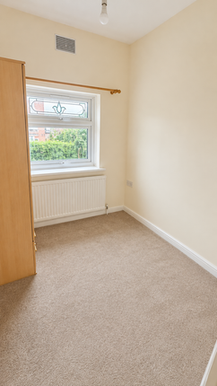 72, Icknield Drive, Ilford photo 5