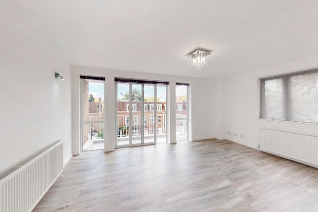 14, Buttermere Court, London photo 4
