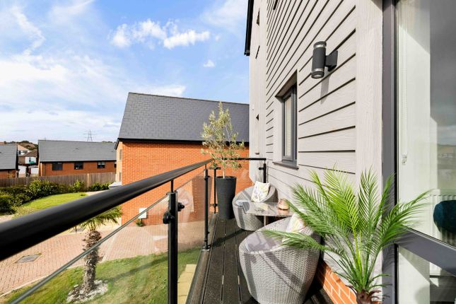 24, Neptune Drive, Folkestone photo 4