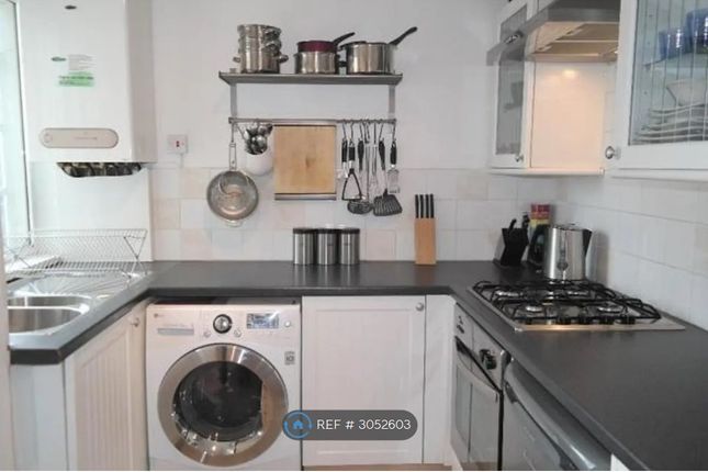 Flat, Gunnersbury Court Bollo Lane, London photo 3