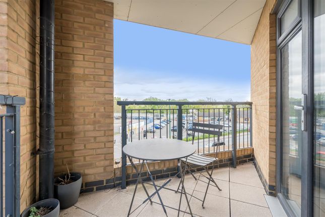 Flat for sale in London Road, Wallington