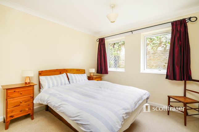 Penhurst Court, Sidney Street photo 5