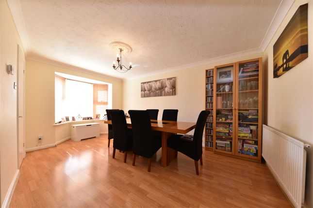 13, Wetherby Close, Stevenage photo 3