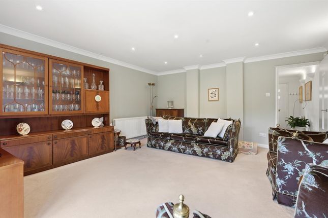 6, De-Barowe Mews, London photo 4