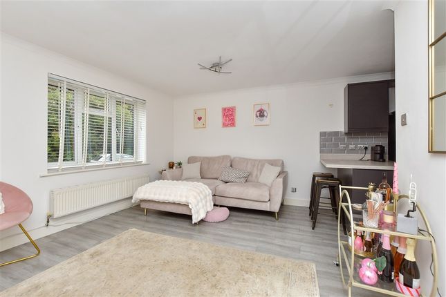 Capel Road, Sittingbourne photo 4