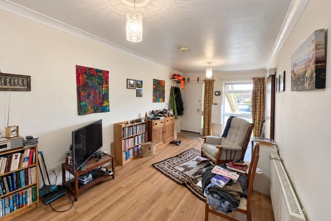 8 Elm Lodge, Hopton Road, Dursley photo 3