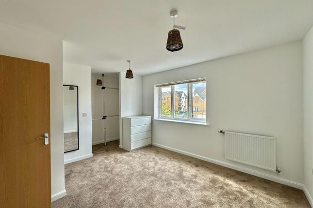 131, Varcoe Gardens, Hayes photo 5