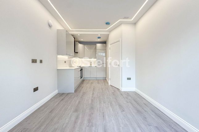1B Fairmead Road, London photo 2