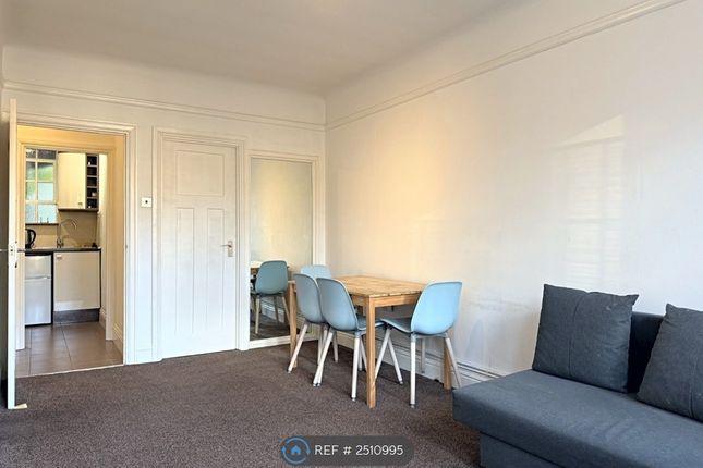 Mortimer Crescent, Kilburn photo 4