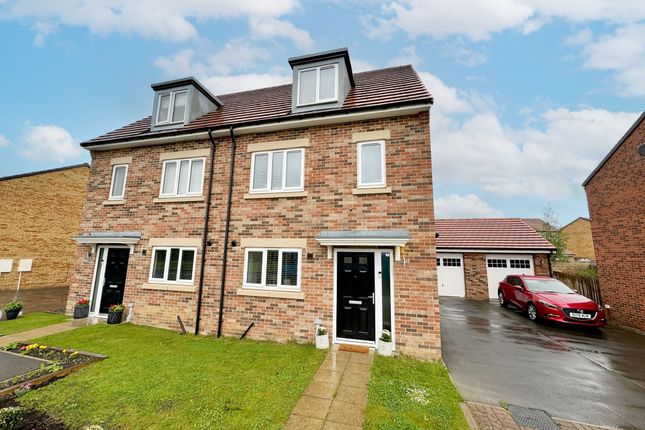 Thumbnail Town house for sale in The Glade, Newton Aycliffe