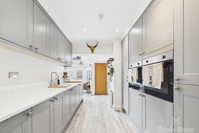 88, Medina Road, East Yorkshire photo 2