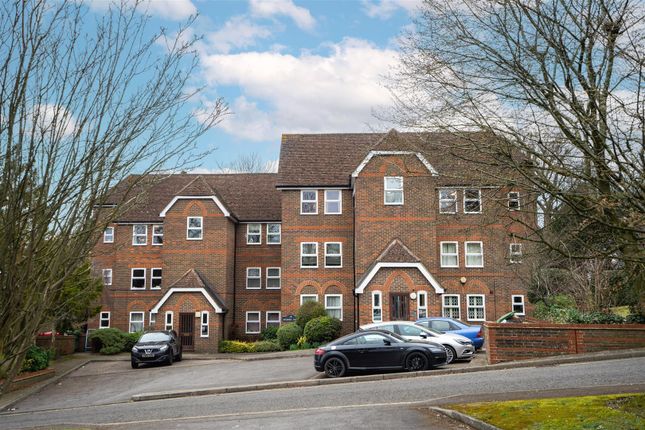 Thumbnail Flat for sale in Malmers Well Road, High Wycombe