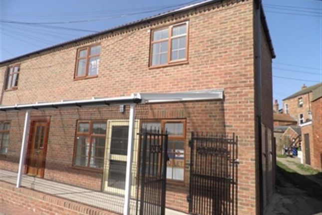 Thumbnail Flat to rent in Piggy Lane, Withernsea