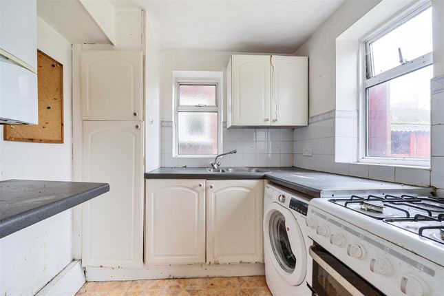 Maisonette for sale in Stanford Road, London