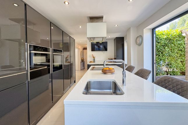 25 Ffynnon Dawel, Neath photo 2