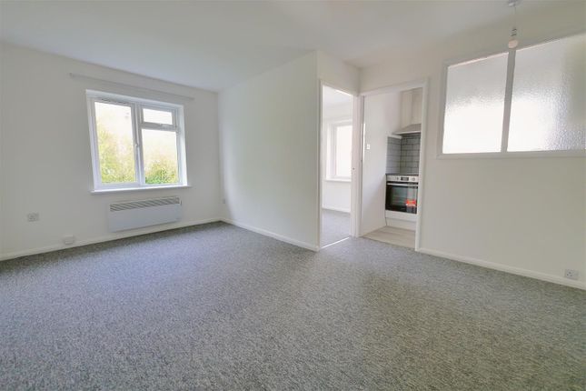 7, Beech Court, Beccles Road, Worthing photo 2