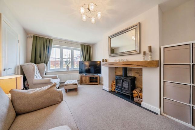17, Collins Green Drive, St. Helens photo 2