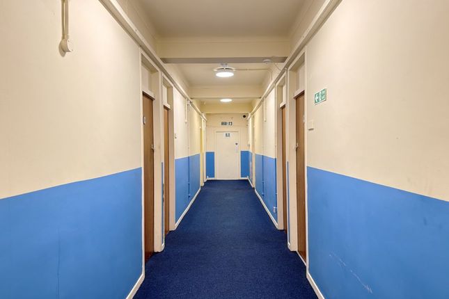 336, Montgomery House, Demense Road, Manchester photo 5