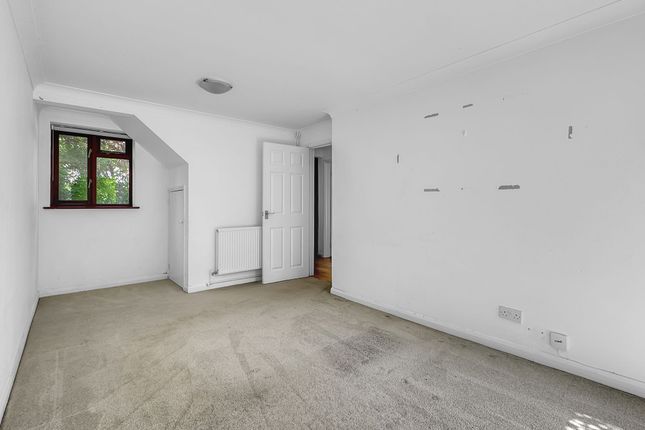 17 Clare Avenue, Woodbridge photo 4