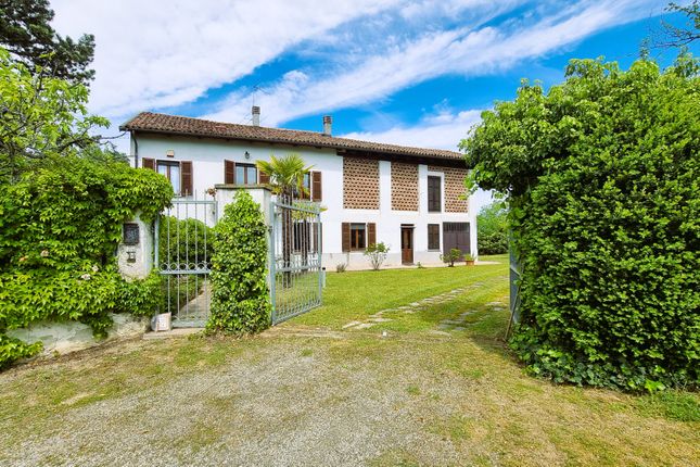 Thumbnail Country house for sale in Via Sant'antonio, Mombercelli, Asti, Piedmont, Italy