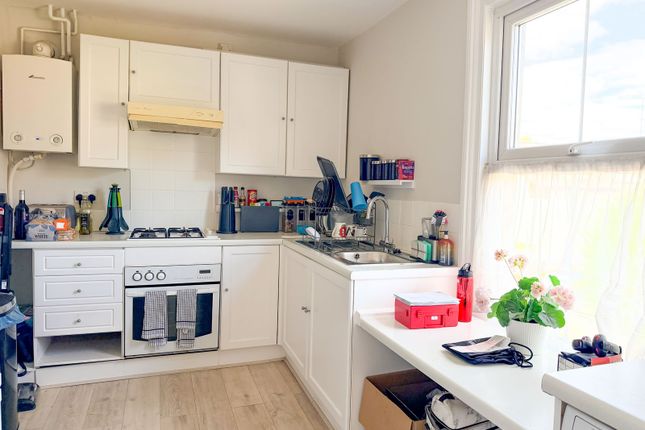 20A, Wycombe Lane, High Wycombe photo 4