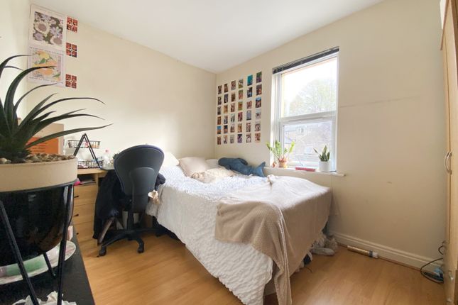 8, Ruthin Gardens(*), Cardiff photo 4