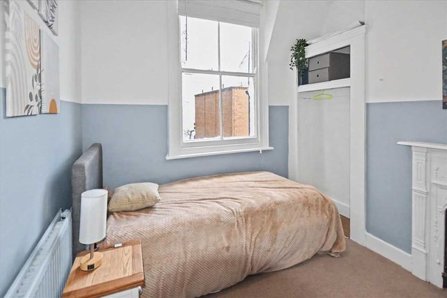 17, Merton Avenue, Chiswick photo 5