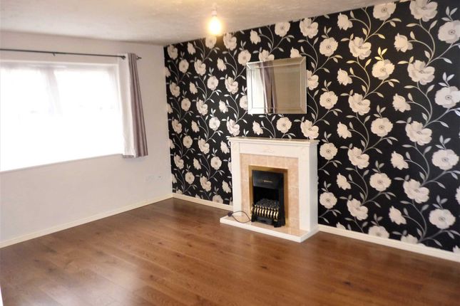 Flat to rent in Bryony Road, Bicester