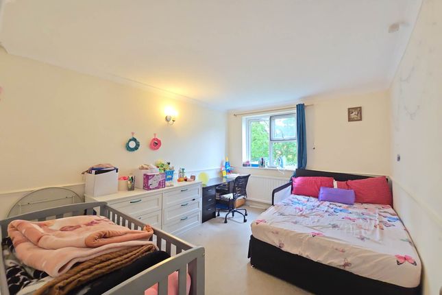 25, Malvern Court, Reading photo 4