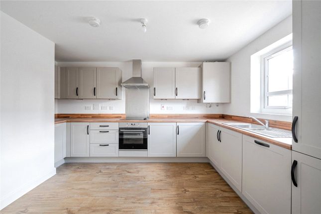 7, Bugle Grove, Finchampstead photo 4