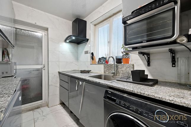 55 Rialto Road, Mitcham photo 4