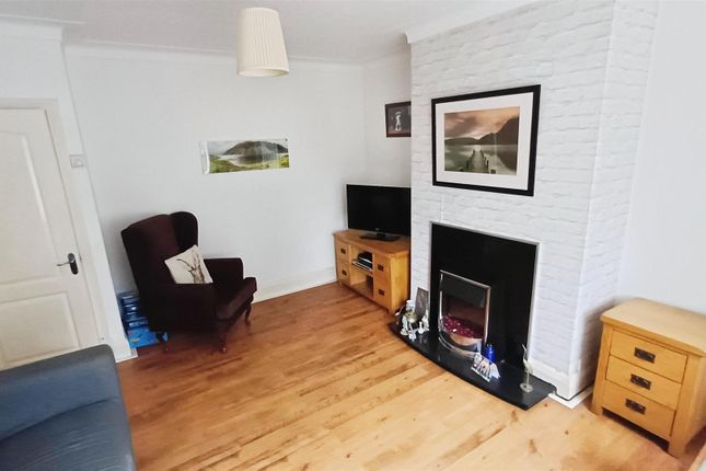 54, Pendas Way, Leeds photo 3