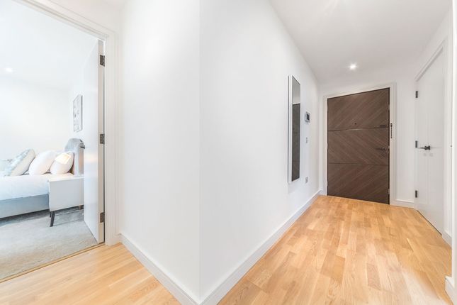 Accolade Avenue, Southall photo 4