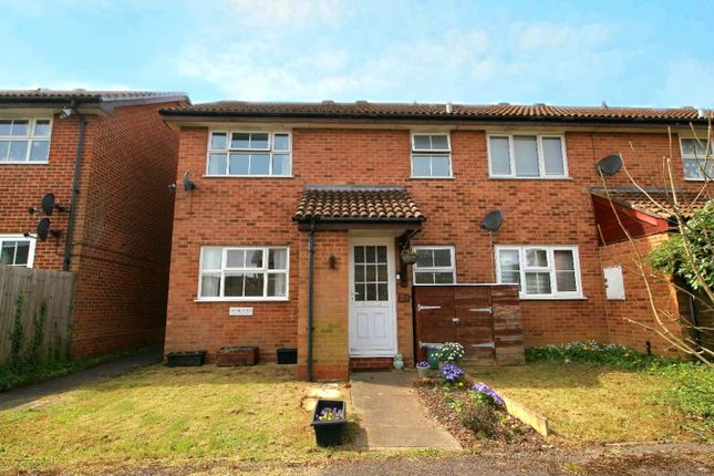 Thumbnail Maisonette for sale in Peak Road, Guildford