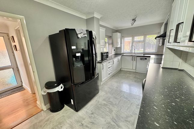 15 Ennerdale Crescent, Nuneaton photo 3