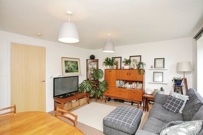 22, Redhill Road, RUGBY photo 4