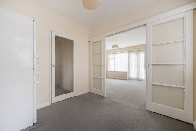 21, Beacon Hill Court, Surrey photo 4