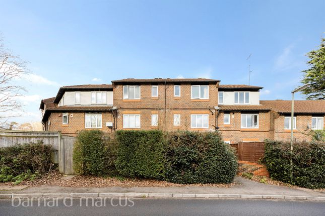 Flat for sale in Willow Close, Beare Green, Dorking
